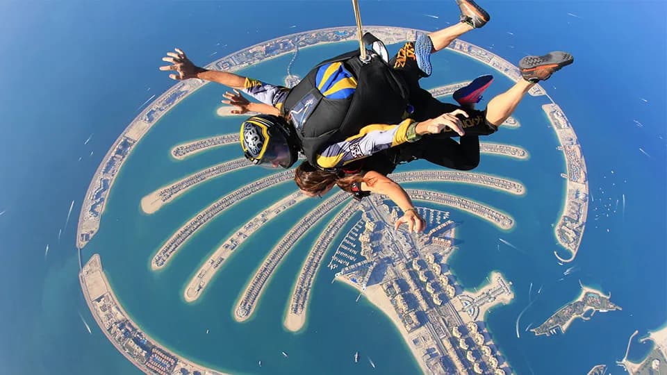 Tandem-Fallschirmsprung Palm Drop Dubai - Image 1